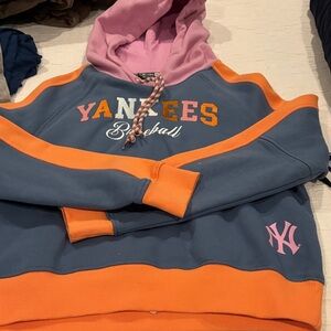 NEW ERA Yankees Baseball Hoodie in Orange and Pink